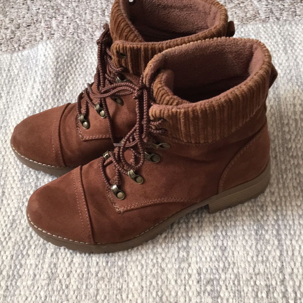 Universal Thread Boots - Picture 2 of 6
